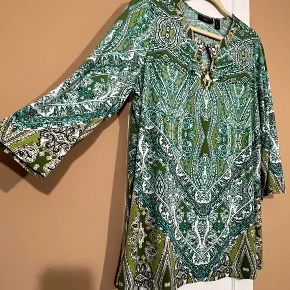 Susan Graver Liquid Knit printed tunic.  Shades of green with white throughout. - Picture 2 of 12